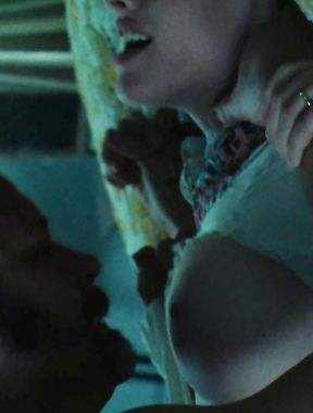 Amanda Seyfried shows pussy and big nude boobs