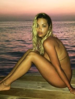 Rita Ora nude boobs and topless selfies