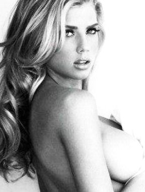 Charlotte McKinney modeling naked and pussy pics