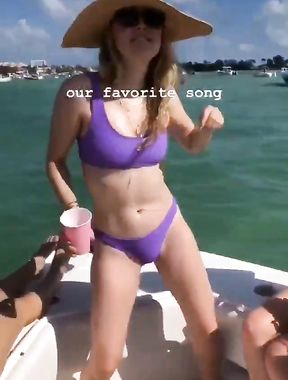 Dakota Fanning bikini